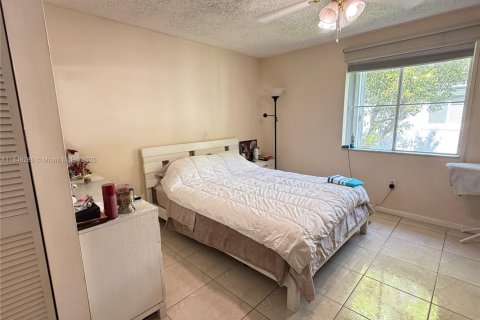 Condominio en alquiler en Doral, Florida, 3 dormitorios, 104.05 m2 № 1981071 - foto 11