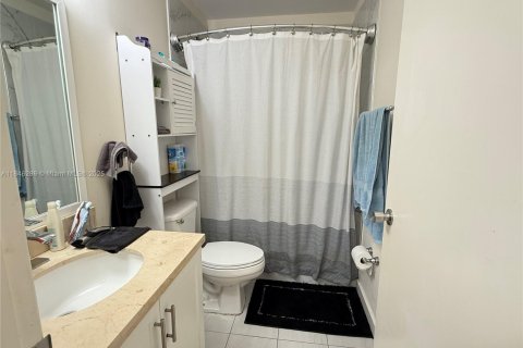 Condominio en alquiler en Doral, Florida, 3 dormitorios, 104.05 m2 № 1981071 - foto 16