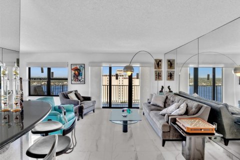 Copropriété à vendre à Hollywood, Floride: 2 chambres, 154.22 m2 № 1076176 - photo 7