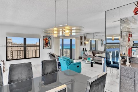 Copropriété à vendre à Hollywood, Floride: 2 chambres, 154.22 m2 № 1076176 - photo 14
