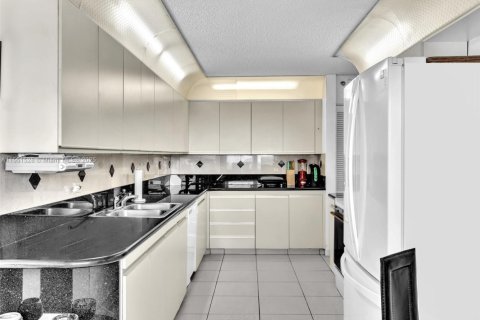 Copropriété à vendre à Hollywood, Floride: 2 chambres, 154.22 m2 № 1076176 - photo 23