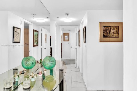 Copropriété à vendre à Hollywood, Floride: 2 chambres, 154.22 m2 № 1076176 - photo 27