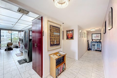 Condo in Sunny Isles Beach, Florida, 3 bedrooms  № 2081840 - photo 5
