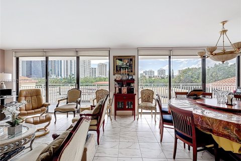 Condo in Sunny Isles Beach, Florida, 3 bedrooms  № 2081840 - photo 6