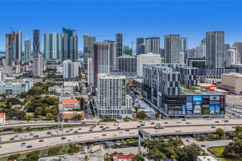 Immobilier commercial à vendre à Miami, Floride № 1985775 - photo 13