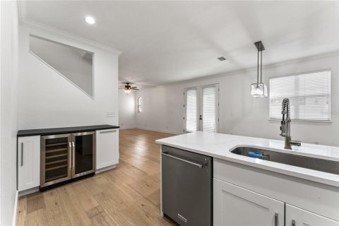 Townhouse in Tampa, Florida 3 bedrooms, 159.79 sq.m. № 1870430 - photo 17