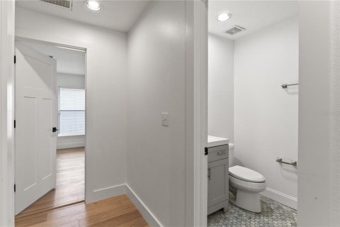 Townhouse in Tampa, Florida 3 bedrooms, 159.79 sq.m. № 1870430 - photo 19