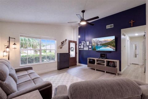 Villa ou maison à vendre à Casselberry, Floride: 3 chambres, 110.46 m2 № 2408248 - photo 5