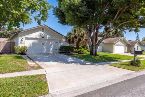 Villa ou maison à vendre à Casselberry, Floride: 3 chambres, 110.46 m2 № 2408248 - photo 2