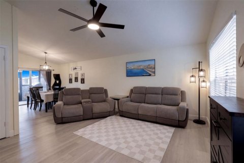 Villa ou maison à vendre à Casselberry, Floride: 3 chambres, 110.46 m2 № 2408248 - photo 6