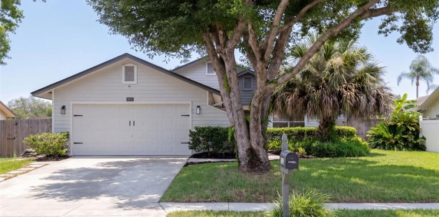 Villa ou maison à Casselberry, Floride 3 chambres, 110.46 m2 № 2408248