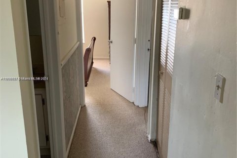 Купить кондоминиум в Лодерхилл, Флорида 2 спальни, 81.1м2, № 1957852 - фото 3