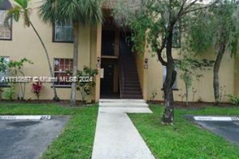 Купить кондоминиум в Лодерхилл, Флорида 2 спальни, 81.1м2, № 1957852 - фото 6