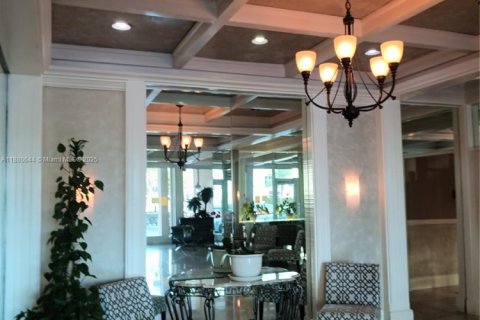 Copropriété à louer à Hollywood, Floride: 2 chambres, 119.66 m2 № 1922329 - photo 9