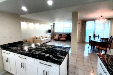 Copropriété à louer à Hollywood, Floride: 2 chambres, 119.66 m2 № 1922329 - photo 20