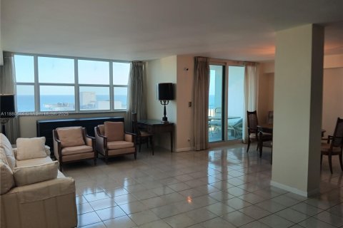 Copropriété à louer à Hollywood, Floride: 2 chambres, 119.66 m2 № 1922329 - photo 16