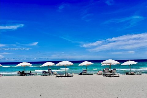 Condominio en alquiler en Hallandale Beach, Florida, 2 dormitorios, 110.55 m2 № 1937493 - foto 7
