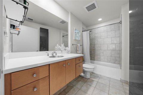 Condo in Tampa, Florida, 1 bedroom  № 2119629 - photo 24