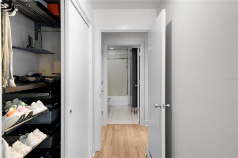 Condo in Tampa, Florida, 1 bedroom  № 2119629 - photo 23