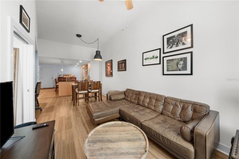 Condo in Tampa, Florida, 1 bedroom  № 2119629 - photo 17