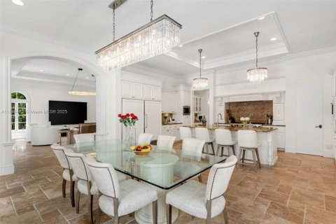 Casa en venta en Miami, Florida, 7 dormitorios, 856.56 m2 № 1893133 - foto 5