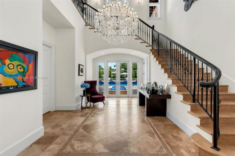 Casa en venta en Miami, Florida, 7 dormitorios, 856.56 m2 № 1893133 - foto 17