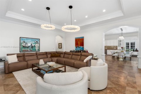 Casa en venta en Miami, Florida, 7 dormitorios, 856.56 m2 № 1893133 - foto 21
