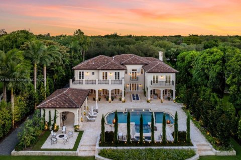 Casa en venta en Miami, Florida, 7 dormitorios, 856.56 m2 № 1893133 - foto 1