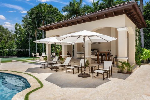 Casa en venta en Miami, Florida, 7 dormitorios, 856.56 m2 № 1893133 - foto 13