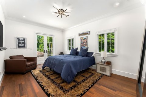 Casa en venta en Miami, Florida, 7 dormitorios, 856.56 m2 № 1893133 - foto 25