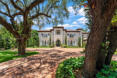 Casa en venta en Miami, Florida, 7 dormitorios, 856.56 m2 № 1893133 - foto 2