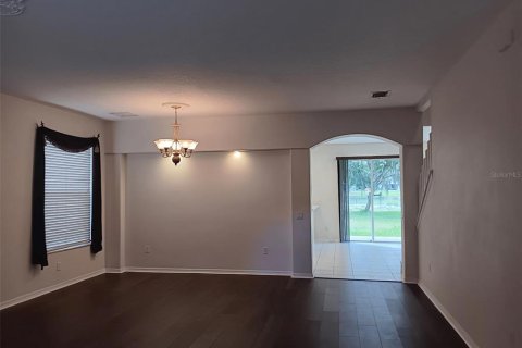 House in Tampa, Florida 4 bedrooms, 274.9 sq.m. № 2234205 - photo 3