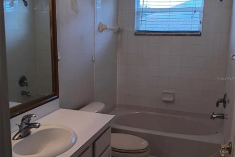 House in Tampa, Florida 4 bedrooms, 274.9 sq.m. № 2234205 - photo 19