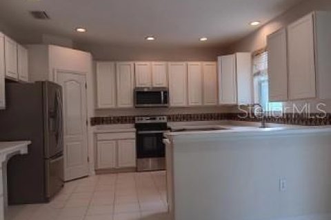 House in Tampa, Florida 4 bedrooms, 274.9 sq.m. № 2234205 - photo 5
