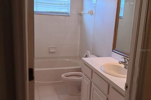 House in Tampa, Florida 4 bedrooms, 274.9 sq.m. № 2234205 - photo 20