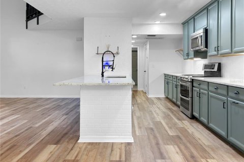 House in Riverview, Florida 4 bedrooms, 248.33 sq.m. № 1919489 - photo 13
