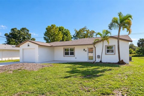 House in Venice, Florida 2 bedrooms, 110.83 sq.m. № 2430410 - photo 3