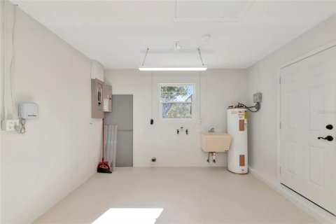 House in Venice, Florida 2 bedrooms, 110.83 sq.m. № 2430410 - photo 27