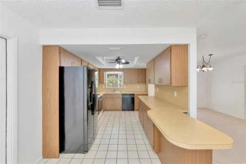 House in Venice, Florida 2 bedrooms, 110.83 sq.m. № 2430410 - photo 4