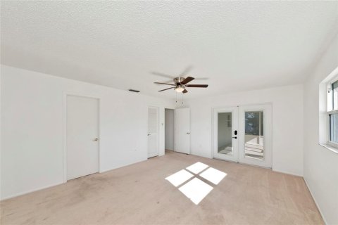 House in Venice, Florida 2 bedrooms, 110.83 sq.m. № 2430410 - photo 15