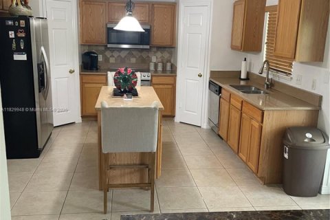 House in Vero Beach, Florida 4 bedrooms, 209.68 sq.m. № 2034509 - photo 7