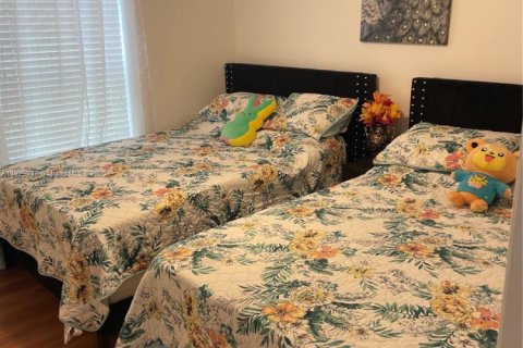 House in Vero Beach, Florida 4 bedrooms, 209.68 sq.m. № 2034509 - photo 22