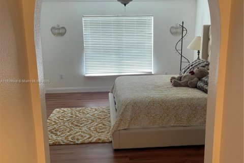 House in Vero Beach, Florida 4 bedrooms, 209.68 sq.m. № 2034509 - photo 14