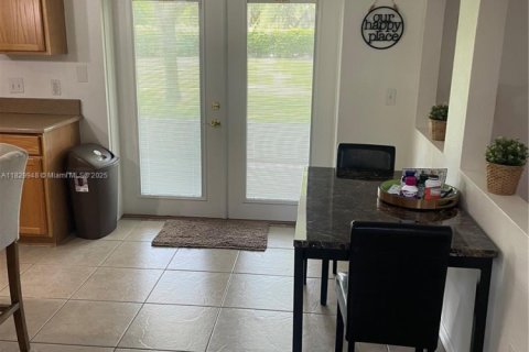 House in Vero Beach, Florida 4 bedrooms, 209.68 sq.m. № 2034509 - photo 8