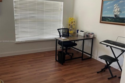 House in Vero Beach, Florida 4 bedrooms, 209.68 sq.m. № 2034509 - photo 21