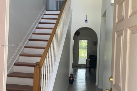 House in Vero Beach, Florida 4 bedrooms, 209.68 sq.m. № 2034509 - photo 3