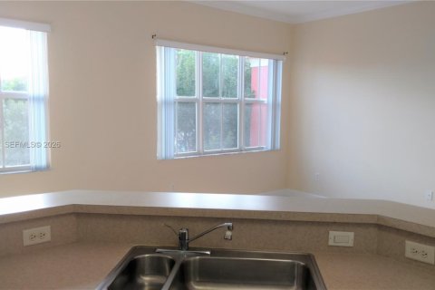 Condo in Miramar, Florida, 1 bedroom  № 1997471 - photo 8