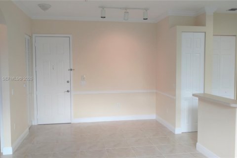 Condo in Miramar, Florida, 1 bedroom  № 1997471 - photo 10