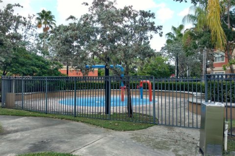 Condo in Miramar, Florida, 1 bedroom  № 1997471 - photo 27