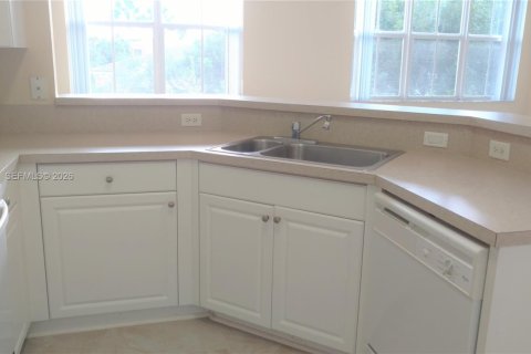 Condo in Miramar, Florida, 1 bedroom  № 1997471 - photo 6